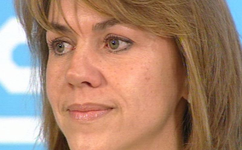 De Cospedal afirma, entre lágrimas, que "es un honor" asumir la secretaría general del PP