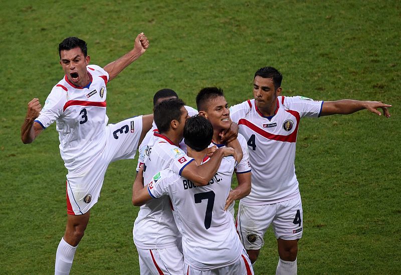 Costa Rica da la campanada en el grupo de la muerte al ganar a Uruguay