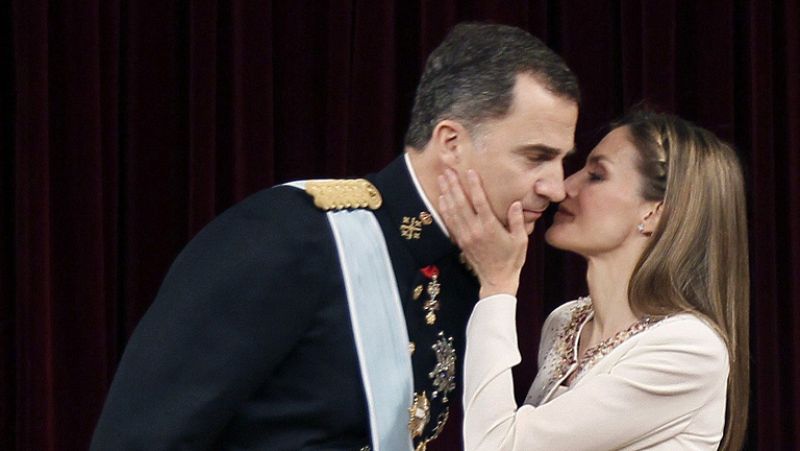 Emoción y solemnidad en el Congreso para dar la bienvenida al nuevo rey Felipe VI