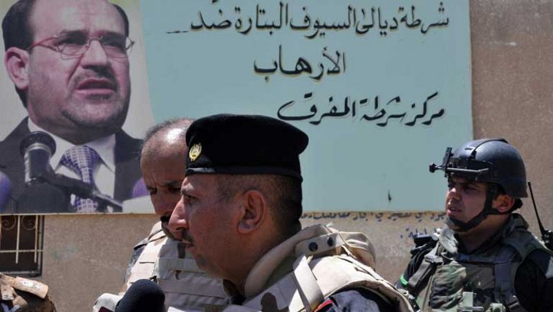 El máximo clérigo chií de Irak urge a formar un Gobierno unitario mientras siguen los combates