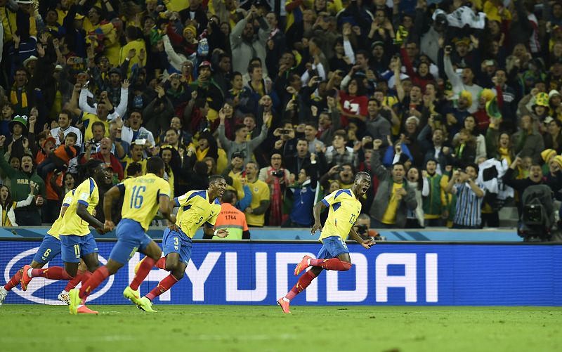 Dos goles de Enner Valencia hacen soñar a Ecuador y sentencian el esfuerzo hondureño