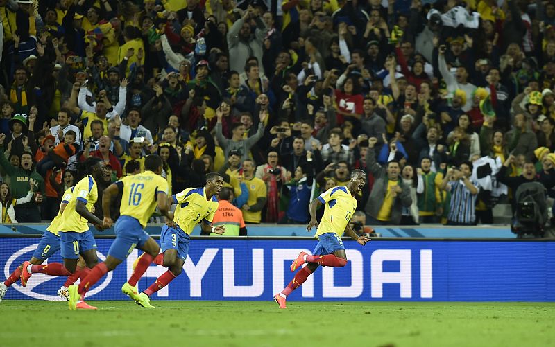 Dos goles de Enner Valencia hacen soñar a Ecuador y sentencian el esfuerzo hondureño
