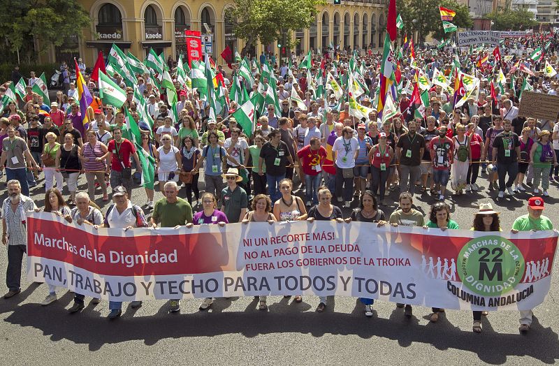 'Marchas por la Dignidad' rodean varios parlamentos autonómicos contra los recortes