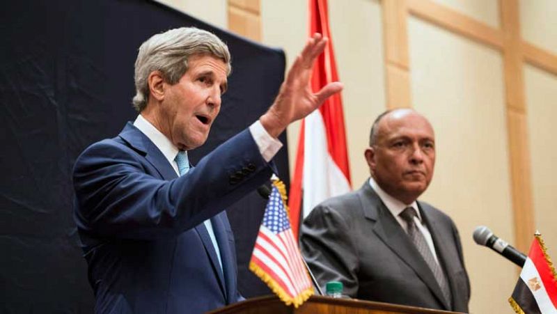 Kerry pide a los iraquíes que se unan para enfrentar al terrorismo en su país