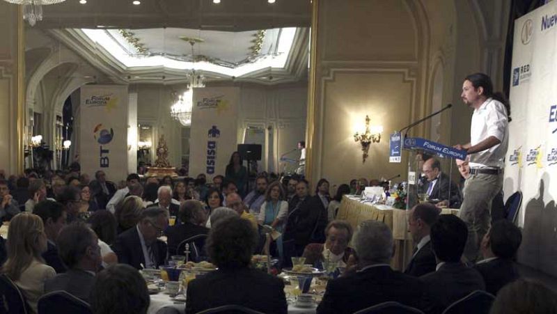 Podemos asegura tener "la mano tendida" al PSOE si ofrece algo más que un "lifting facial"