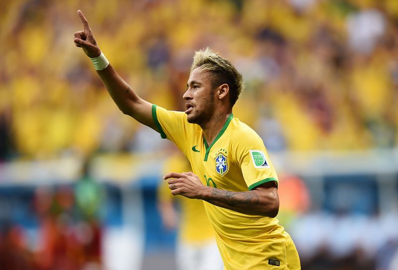 Neymar lidera a un insulso Brasil a octavos