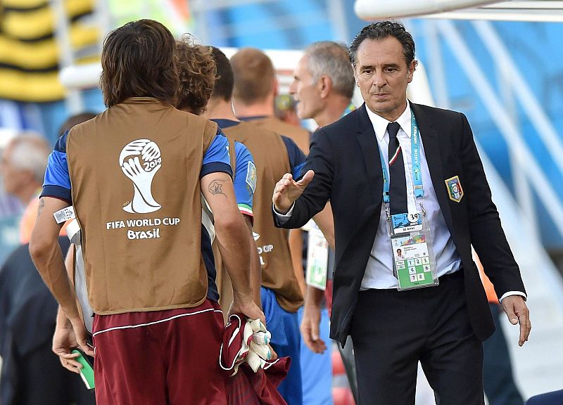 Prandelli dimite como seleccionador de Italia