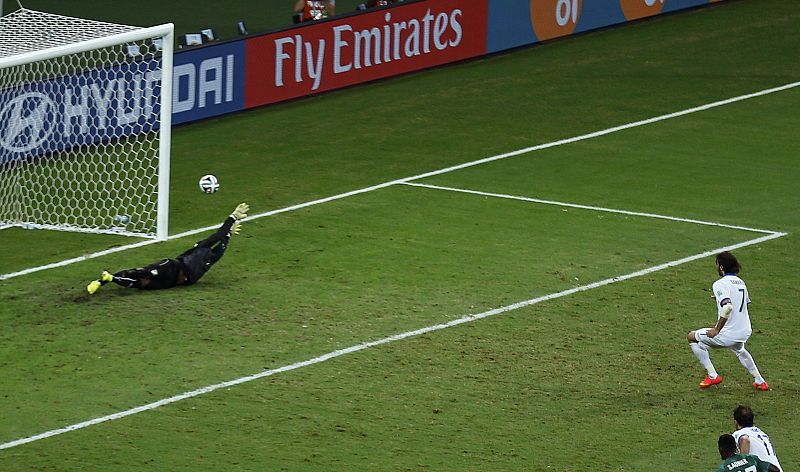 Grecia elimina a Costa de Marfil con un penalti in extremis