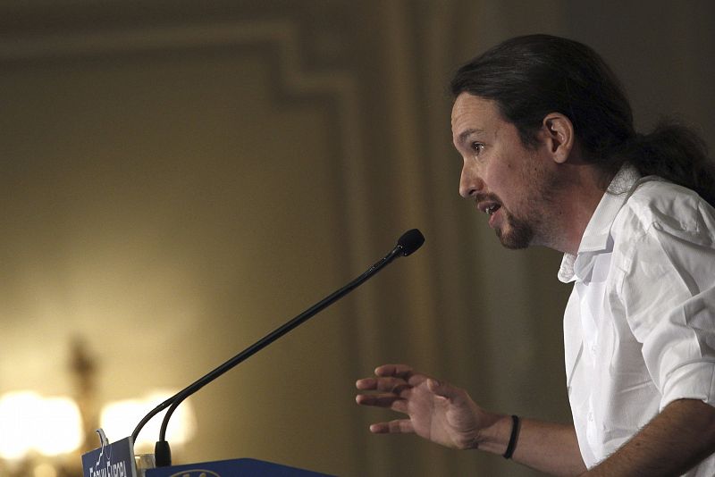 El grupo de la izquierda elige a Pablo Iglesias como su candidato a presidir la Eurocámara