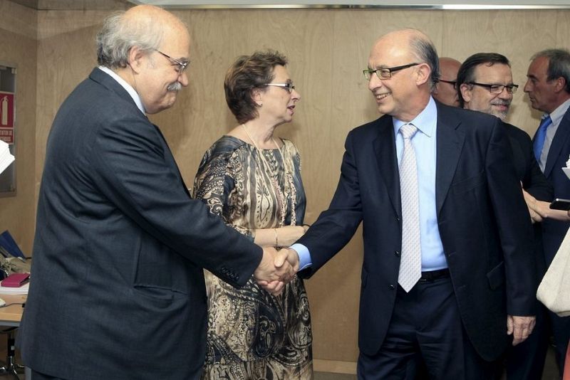 Las autonomías aplicarán la reforma estatal en su parte del IRPF si no aprueban una propia