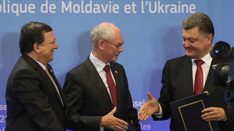 Ucrania y la UE firman el acuerdo que desató la crisis con Rusia en una "jornada histórica"