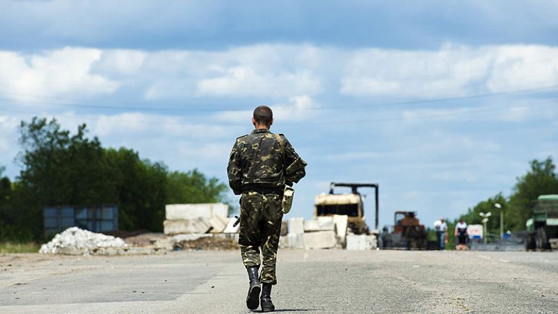 Poroshenko anuncia una nueva ofensiva en el este de Ucrania tras el fin de la tregua