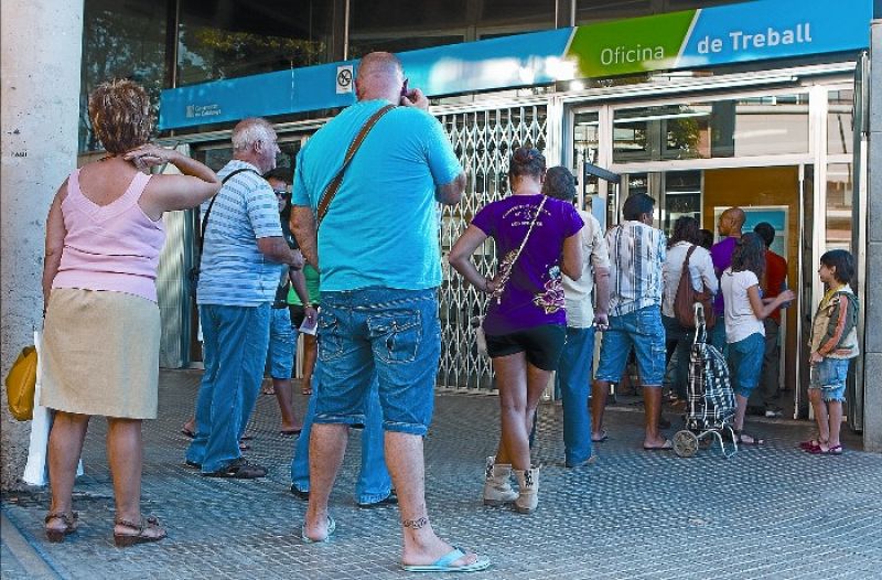 El número de beneficiarios de prestaciones por desempleo baja de 2,5 millones en mayo