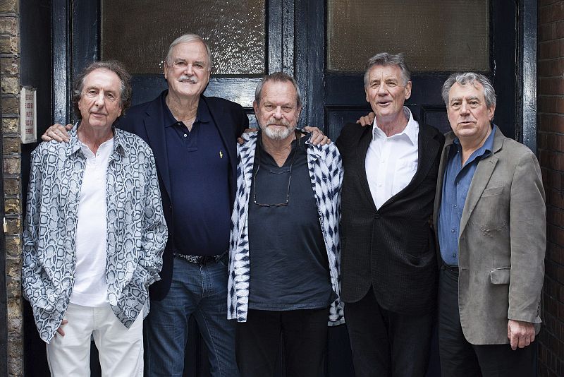 Londres jalea a los Monty Python en la primera de su última serie de actuaciones
