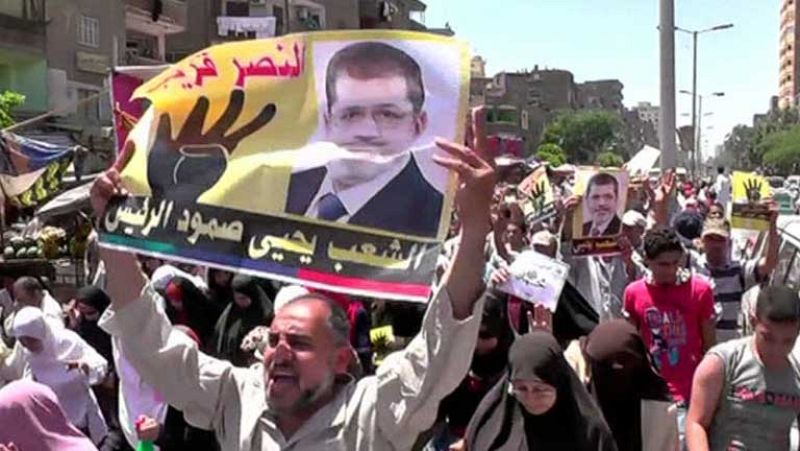 Condenan a cadena perpetua al líder de Hermanos Musulmanes y a 36 islamistas