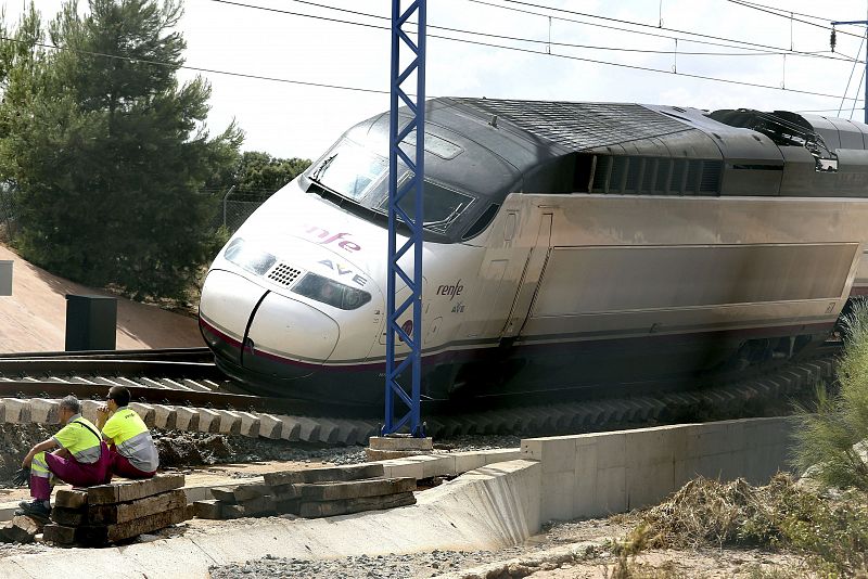 Reanudan el tráfico ferroviario en una de las vías del AVE Alicante-Albacete