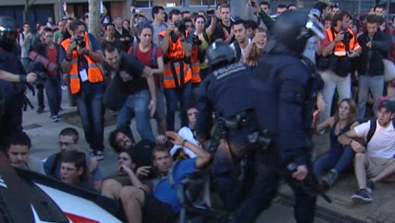 La Audiencia absuelve a los 19 acusados del asedio al Parlament catalán