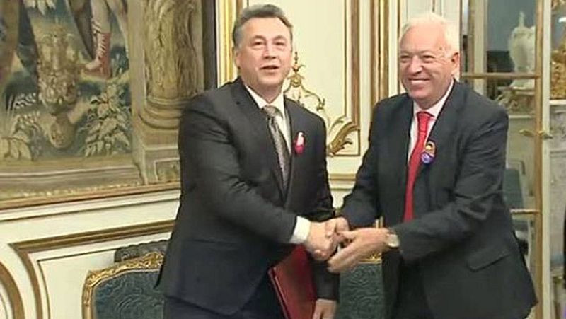 España desbloquea las adopciones con Rusia a cambio de que no adopten parejas gais