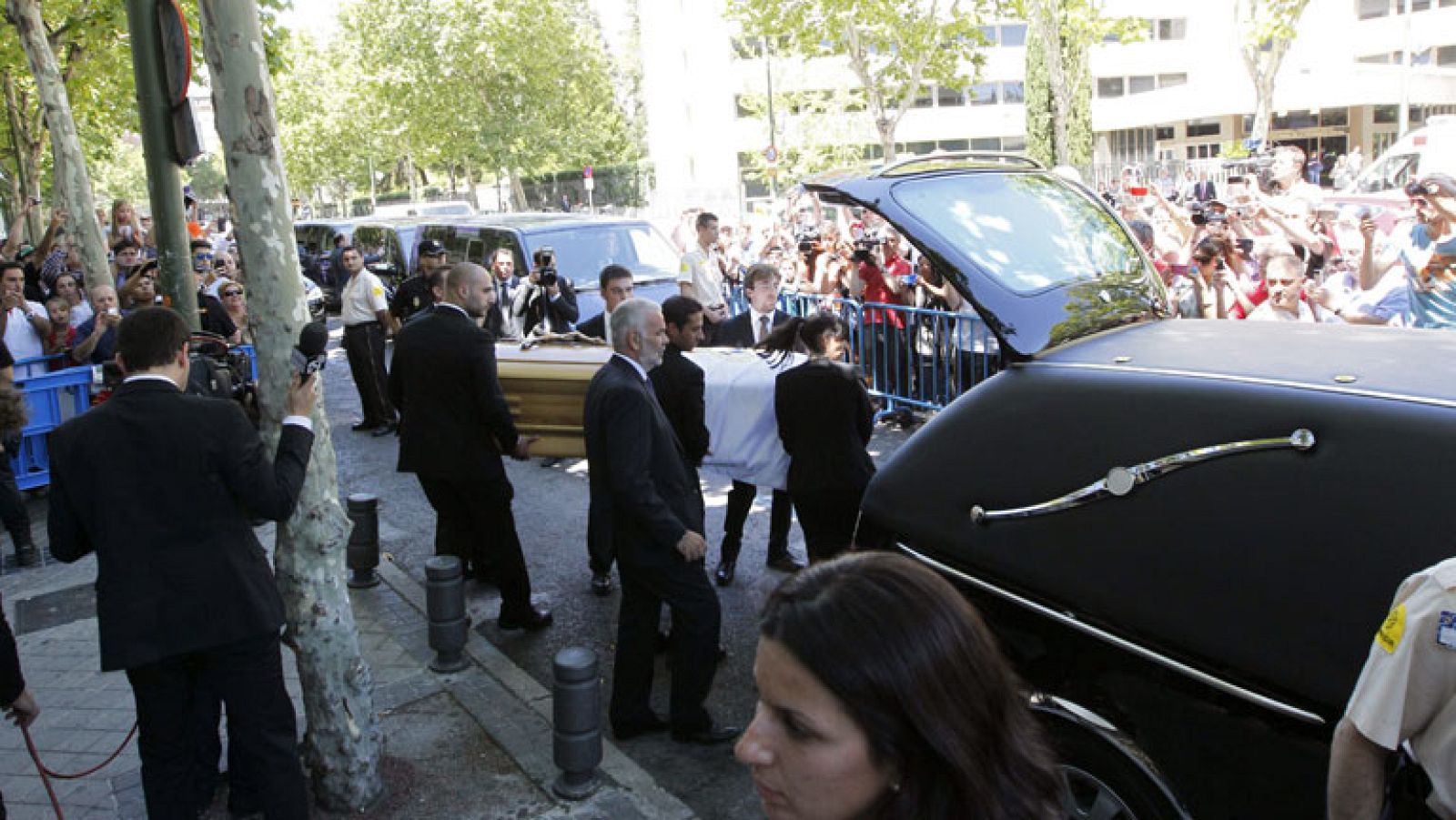 Di Stéfano recibe sepultura en La Almudena - Informativo 24h | Ver