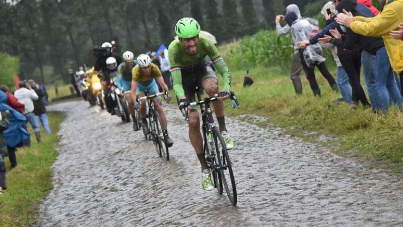 Lars Boom vence, Froome abandona y Nibali sale más líder del pavé