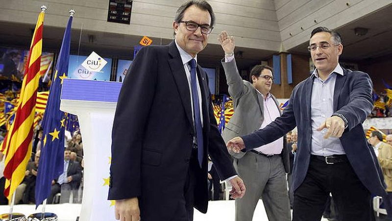 Mas afirma haber pedido ya la reunión con Rajoy y el Gobierno lo niega