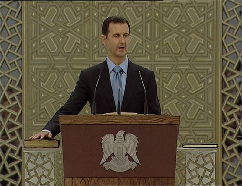 Al Asad advierte en su investidura de que los países que apoyan "el terrorismo" lo pagarán caro