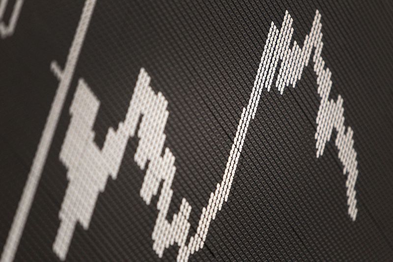 El nuevo paquete de sanciones a Rusia pesa en las Bolsas europeas que cierran en rojo