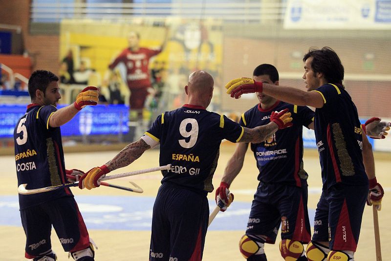 España se da un homenaje ante Suiza para recuperar el liderato