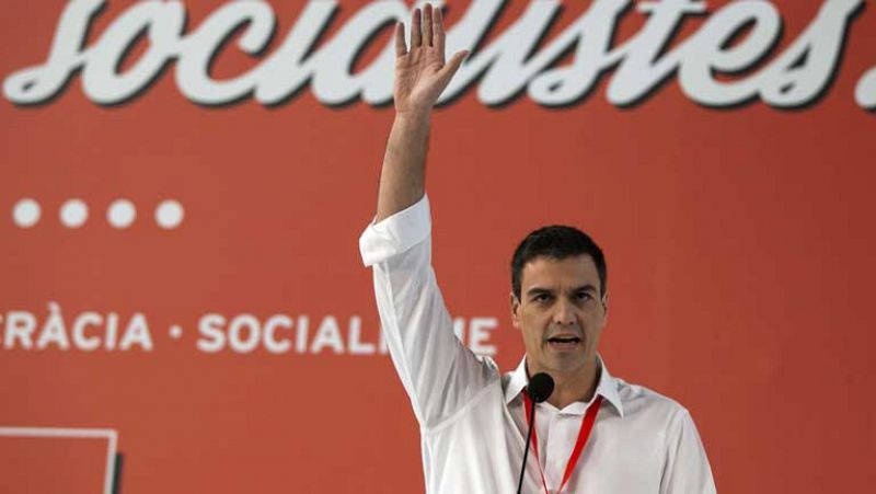 Sánchez pide a Rajoy y Mas reformar la Constitución para lograr una España federal