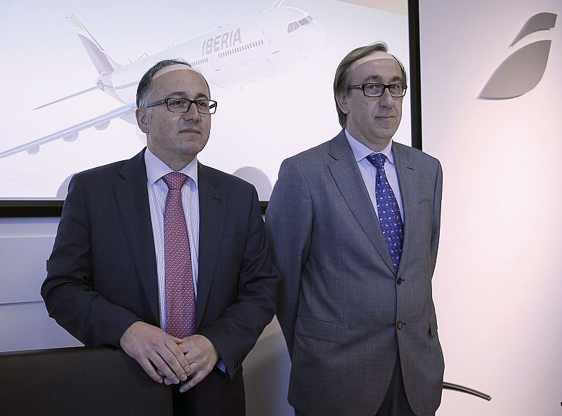 Iberia pacta con los sindicatos un ERE voluntario para 1.427 empleados de tierra y pilotos