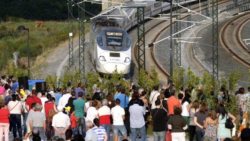 Recuerdo a las víctimas de Santiago, protestas y agradecimiento a Angrois en el primer aniversario