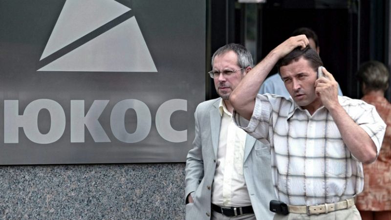 Rusia, condenada a pagar 50.000 millones de dólares a varios accionistas de la petrolera Yukos