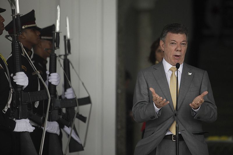 Santos advierte a las FARC de que sus atentados están poniendo en riesgo el proceso de paz