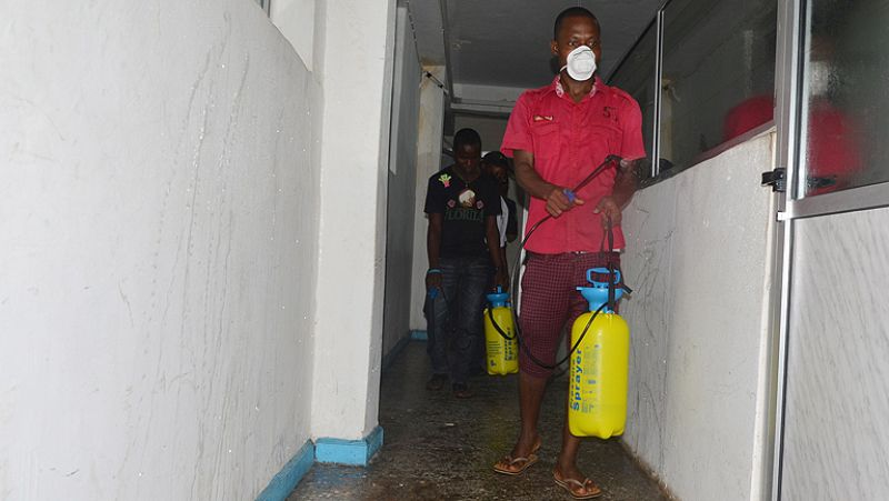 La OMS cree que puede ser necesario restringir la circulación de personas por el ébola