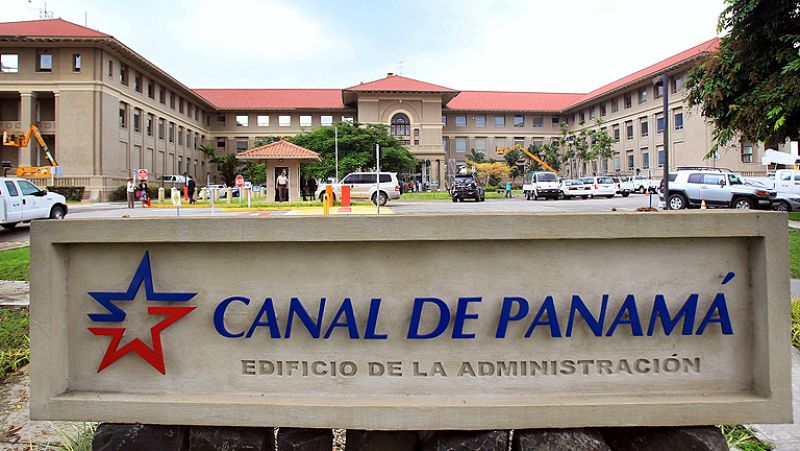 La Autoridad del Canal de Panamá y el consorcio liderado por Sacyr firman el acuerdo definitivo