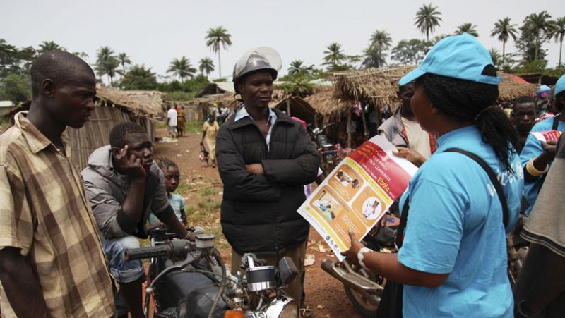 El ébola ha matado ya a 887 personas en África Occidental, según la OMS