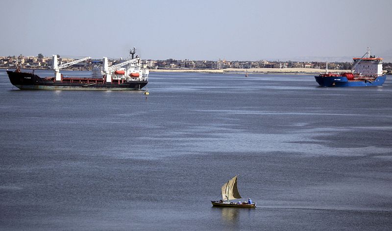 Egipto anuncia la construcción de un nuevo Canal de Suez paralelo al actual