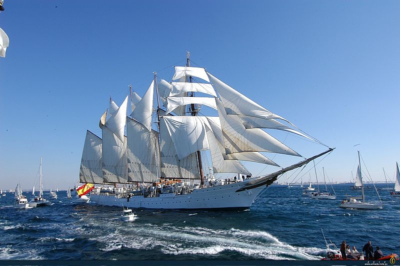 Incautados 127 kilos de cocaína en el buque escuela de la Armada 'Juan Sebastián Elcano'