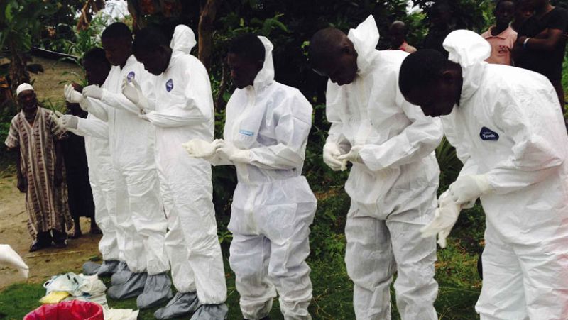 El virus del Ébola ya ha matado a 932 personas en África Occidental