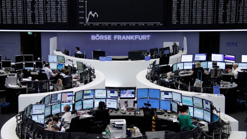 La recesión en Italia y el aumento de la tensión en Ucrania tiñen de rojo las Bolsas europeas