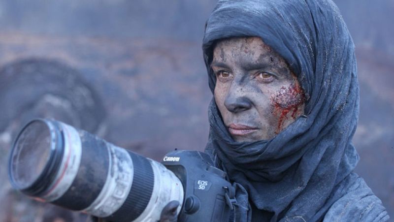 'Mil veces buenas noches': Juliette Binoche, entre el fotoperiodismo y la familia