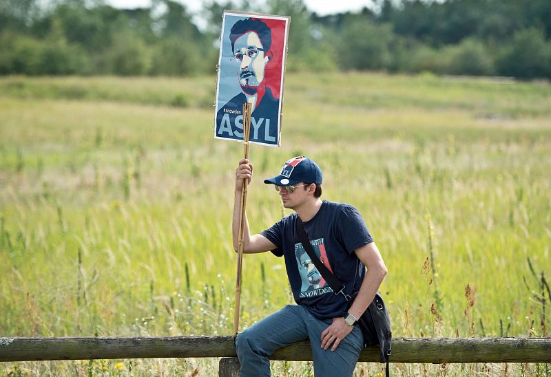 Rusia concede a Edward Snowden tres años más de permiso de residencia