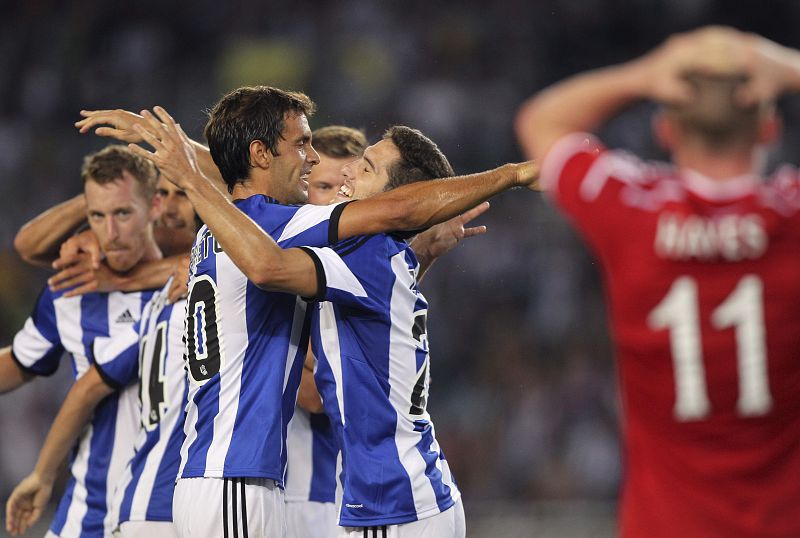 La Real, con un gran Xabi Prieto, accede al 'play off' de la Europa League