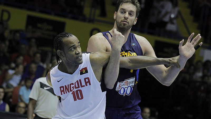 España afina su juego ante una intensa Angola