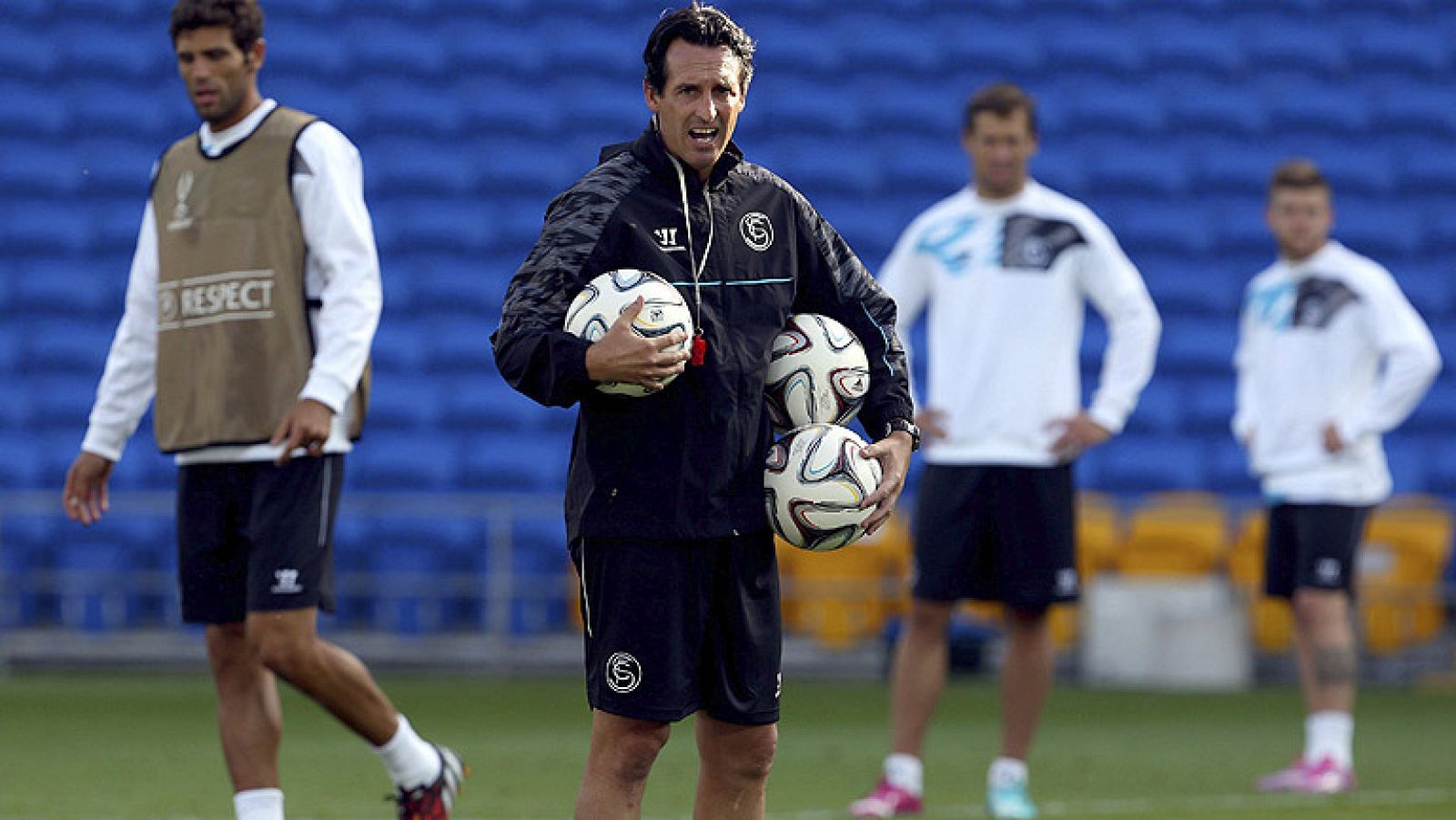 El entrenador del Sevilla, Unai Emery, ha afirmado que planea alinear un "bloque defensivo fuerte" para detener el potencial ofensivo del Real Madrid, su rival en la disputa de la Supercopa de Europa.