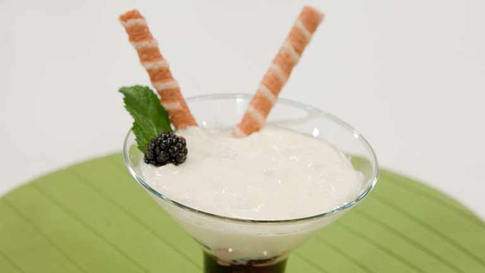 La mañana - Tarrinas de crema de queso con moras