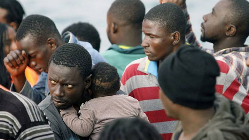 El Estrecho se convierte de nuevo en el escenario de la llamada de auxilio de los inmigrantes