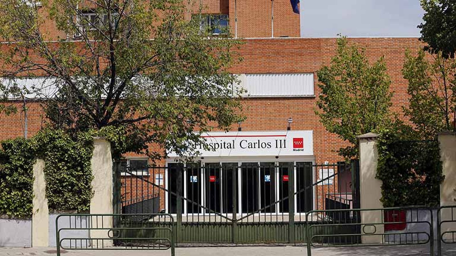 Los sanitarios que atendieron al padre Pajares se someterán a tests de ébola durante 21 días