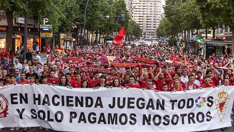 La justicia ordena que el Murcia se mantenga en Segunda, pero la LFP dice que es imposible