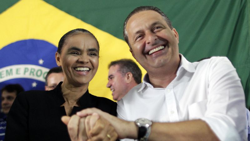 El candidato presidencial brasileño Eduardo Campos muere al estrellarse su avioneta